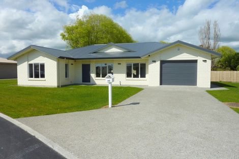 Photo of property in Woodlands Villas, 17a Sherwill Street East, Feilding, 4702