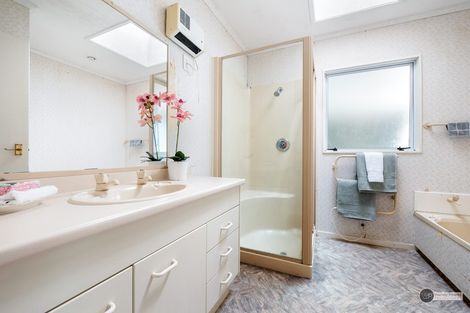 Photo of property in 8 Fraser Crescent, Elderslea, Upper Hutt, 5018