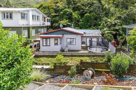 Photo of property in 42 Lincoln Avenue, Tawa, Wellington, 5028