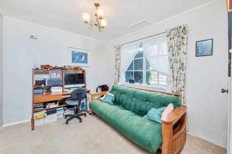 Photo of property in 15 Donzella Place, Conifer Grove, Takanini, 2112