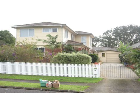 Photo of property in 35 Lisa Rise, Half Moon Bay, Auckland, 2012
