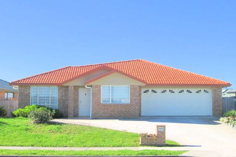 Photo of property in 33 Summerland Drive, Henderson, Auckland, 0612