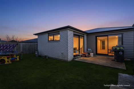 Photo of property in 16 Opouatu Avenue, Glenbrook, 2681