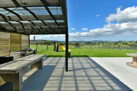 Photo of property in 87 Sheffield Road, Helensville, 0875