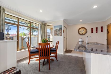 Photo of property in 20 Beachmere Place, Papamoa Beach, Papamoa, 3118