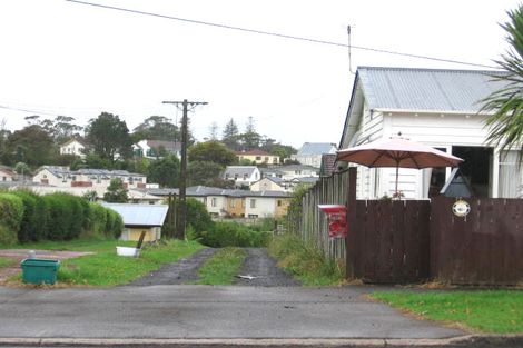Photo of property in 22 Woodglen Road, Glen Eden, Auckland, 0602