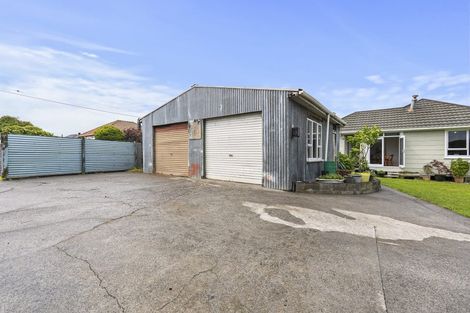 Photo of property in 64 Omata Road, Marfell, New Plymouth, 4310