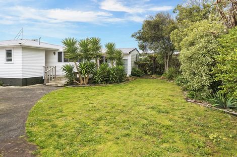 Photo of property in 4 Mountbatten Place, Papakura, 2110
