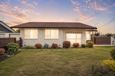 Photo of property in 2/32 Lake Terrace Road, Burwood, Christchurch, 8083