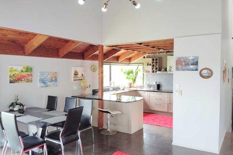 Photo of property in 1/11 Cambric Place, Botany Downs, Auckland, 2010