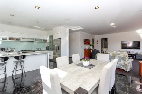 Photo of property in 20 Mangorei Road, Strandon, New Plymouth, 4312