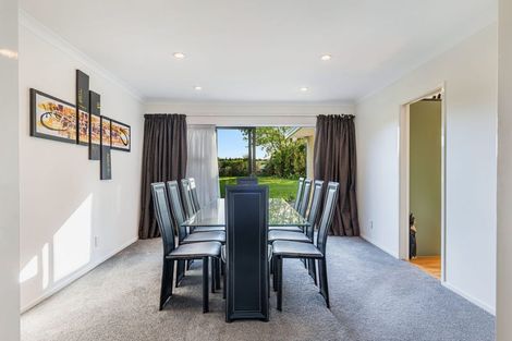 Photo of property in 88 Boord Crescent, Kumeu, 0891