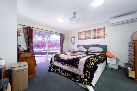 Photo of property in 3 Simon Owen Place, Golflands, Auckland, 2013