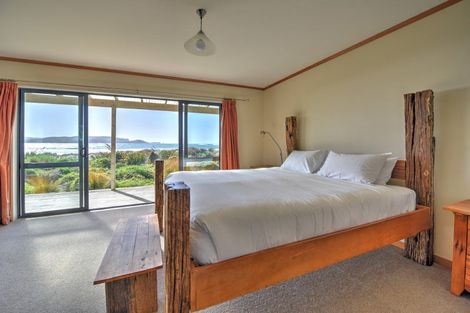 Photo of property in 507 Waikawa-curio Bay Road, Curio Bay, Tokanui, 9884