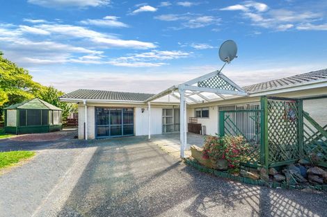 Photo of property in 20 Sunnypark Avenue, Rosehill, Papakura, 2113