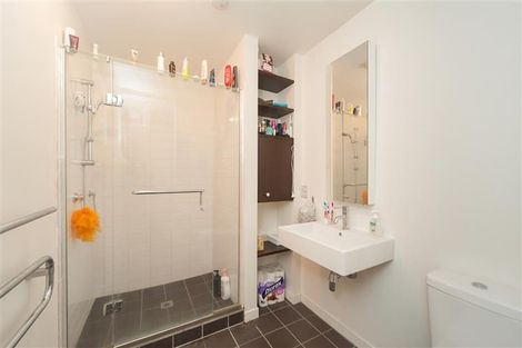 Photo of property in Montreaux Apartments, 2k/164 The Terrace, Wellington Central, Wellington, 6011