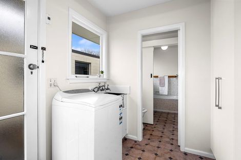 Photo of property in 7 Lombard Place, Avonhead, Christchurch, 8042