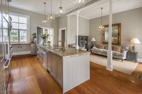 Photo of property in 15 Jubilee Avenue, Devonport, Auckland, 0624