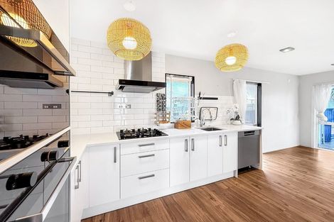 Photo of property in 118b Hepburn Road, Glendene, Auckland, 0602