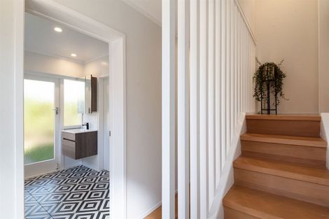 Photo of property in 194b Queen Street, Northcote Point, Auckland, 0627