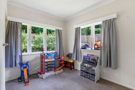 Photo of property in 3 Trosk Place, Waiuku, 2123