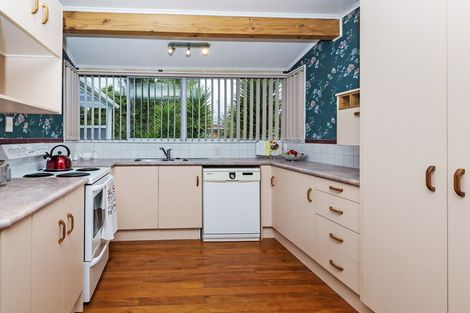 Photo of property in 4 Mountbatten Place, Papakura, 2110