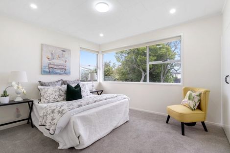 Photo of property in 17 Nan Place, Pakuranga Heights, Auckland, 2010