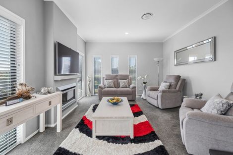 Photo of property in 19 Kotare Drive, Waiwhakaiho, New Plymouth, 4312