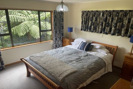 Photo of property in 5 Thatcher Crescent, Crofton Downs, Wellington, 6035