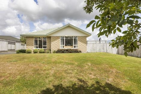 Photo of property in 24 Logan Way, Kelvin Grove, Palmerston North, 4414