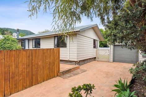 Photo of property in 25 Hookway Grove, Paraparaumu, 5032