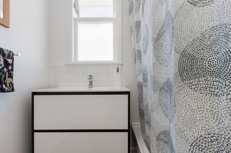 Photo of property in 16 Mason Avenue, Maraenui, Napier, 4110