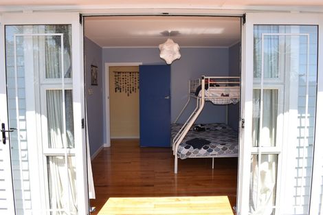 Photo of property in 44 Sarah Street, Waikawa Beach, Levin, 5573