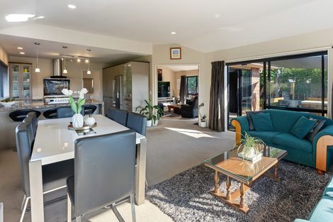 Photo of property in 17 Gandalf Crescent, Paraparaumu, 5032