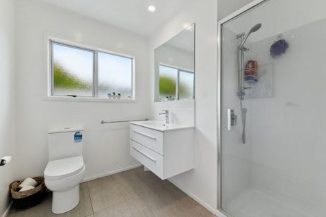 Photo of property in 2/5 Rainsford Street, Moturoa, New Plymouth, 4310