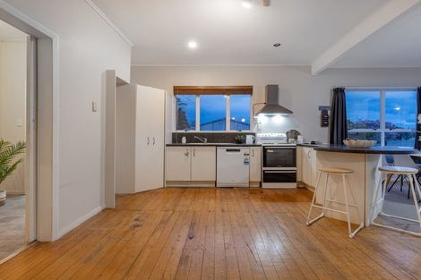 Photo of property in 1 Quinn Road, Levin, 5510