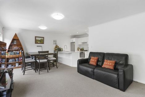 Photo of property in 8 Karauria Lane, Orewa, 0931