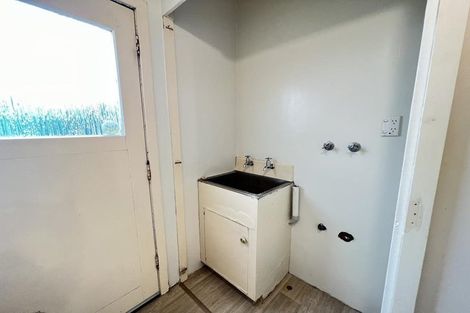 Photo of property in 9 Hungerford Road, Lyall Bay, Wellington, 6022