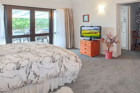 Photo of property in 4 Malthus Place, Foxton Beach, Foxton, 4815