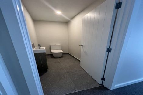 Photo of property in 8 Hooten Place, Oteha, Auckland, 0632