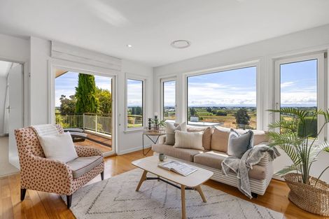 Photo of property in 425a Cashmere Road, Westmorland, Christchurch, 8025