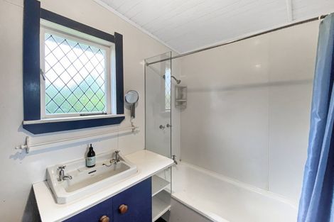 Photo of property in 6 George Street, Ohingaiti, Hunterville, 4785