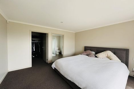 Photo of property in 8 Gibraltar Way, Fitzherbert, Palmerston North, 4410