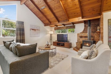 Photo of property in 2/154 Onewa Road, Northcote, Auckland, 0627