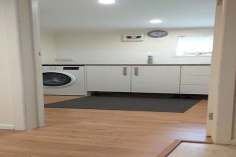 Photo of property in 2a Sunhaven Drive, Newlands, Wellington, 6037