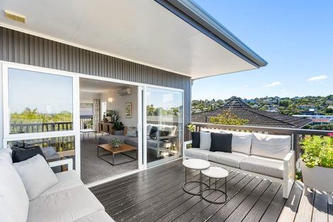 Photo of property in 2/52 Maxwelton Drive, Mairangi Bay, Auckland, 0630