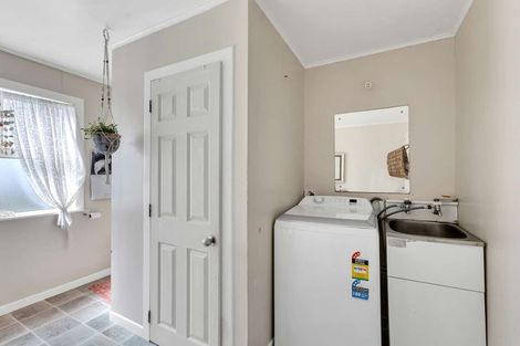 Photo of property in 13 Maire Street, Inglewood, 4330