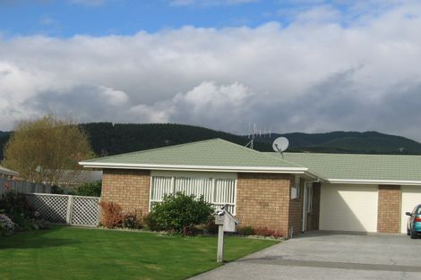 Photo of property in 9 Heihei Place, Paraparaumu, 5032