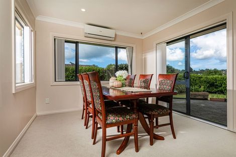 Photo of property in 8 Chadlington Avenue, Henderson, Auckland, 0612