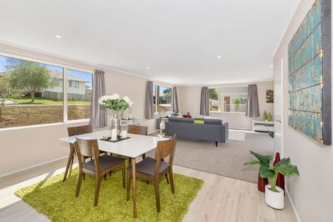 Photo of property in 45 Kelman Road, Kelston, Auckland, 0602